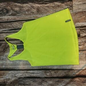 Under Armor semi-fitted run tank